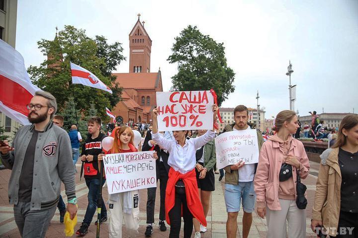 Протестувальники наполягають на відставці Лукашенка