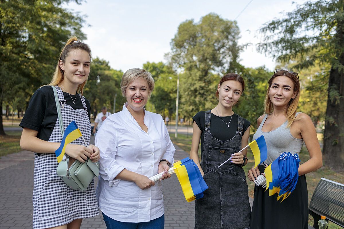В Каменском отметили День Государственного флага