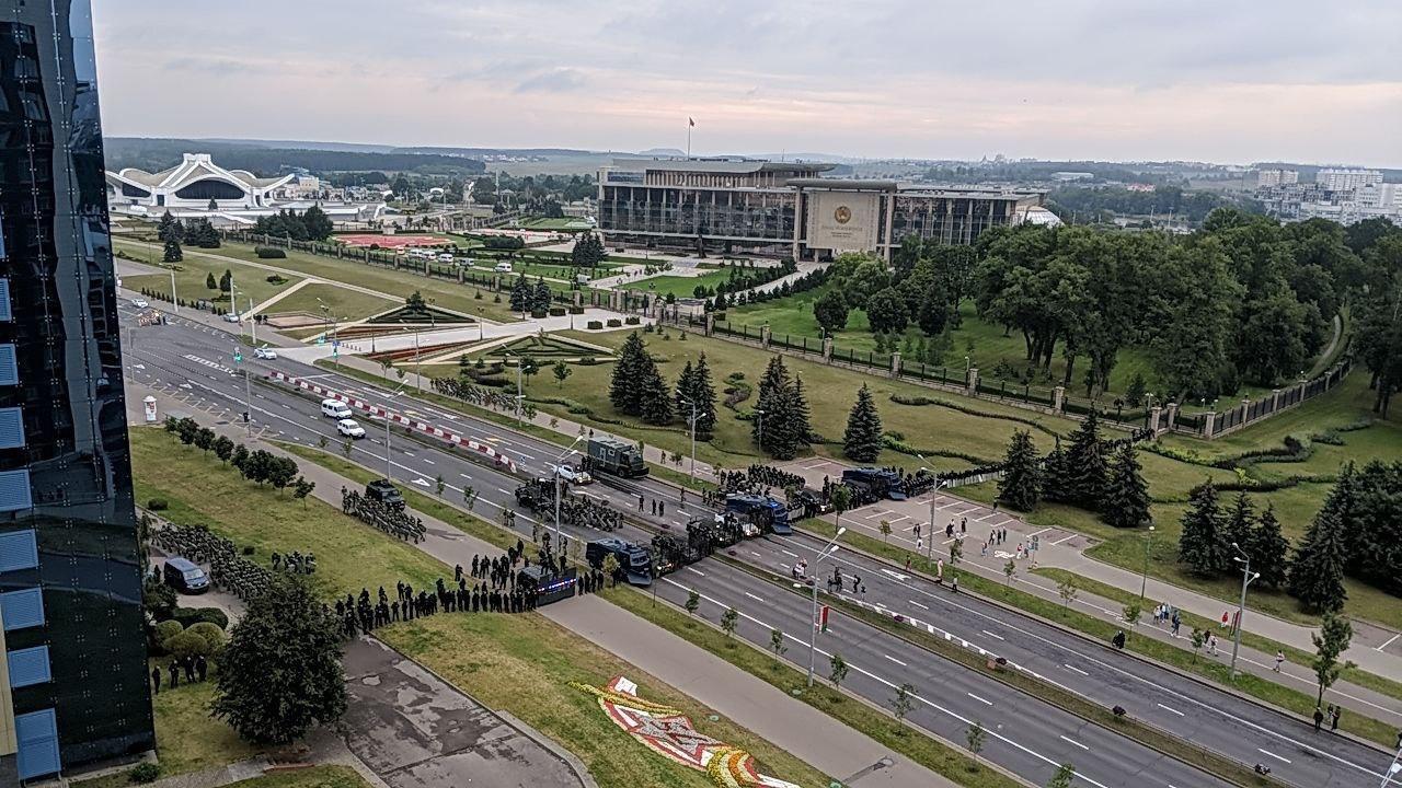 Вони перекрили дорогу