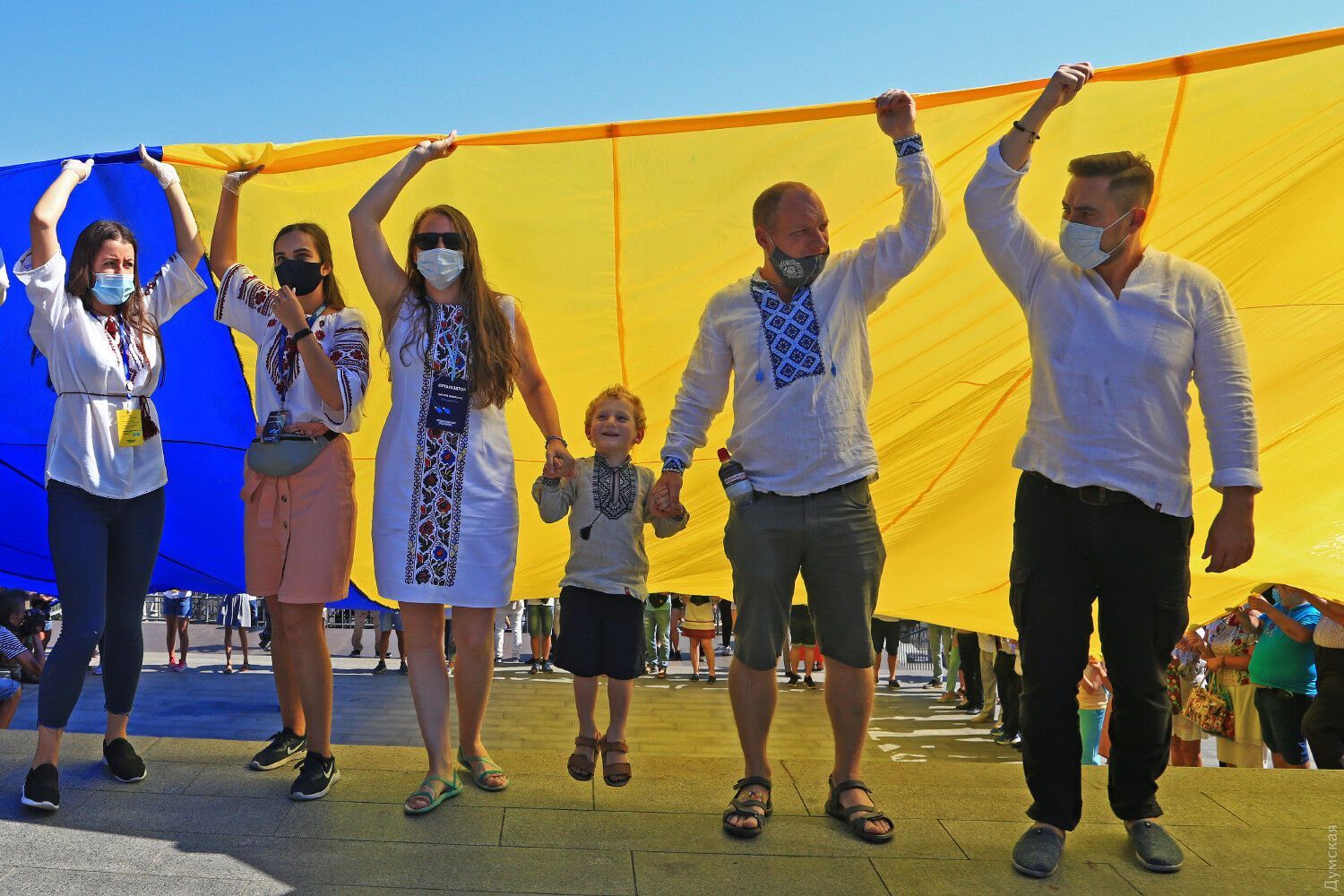 Потьомкінські сходи в Одесі накрили величезним державним прапором
