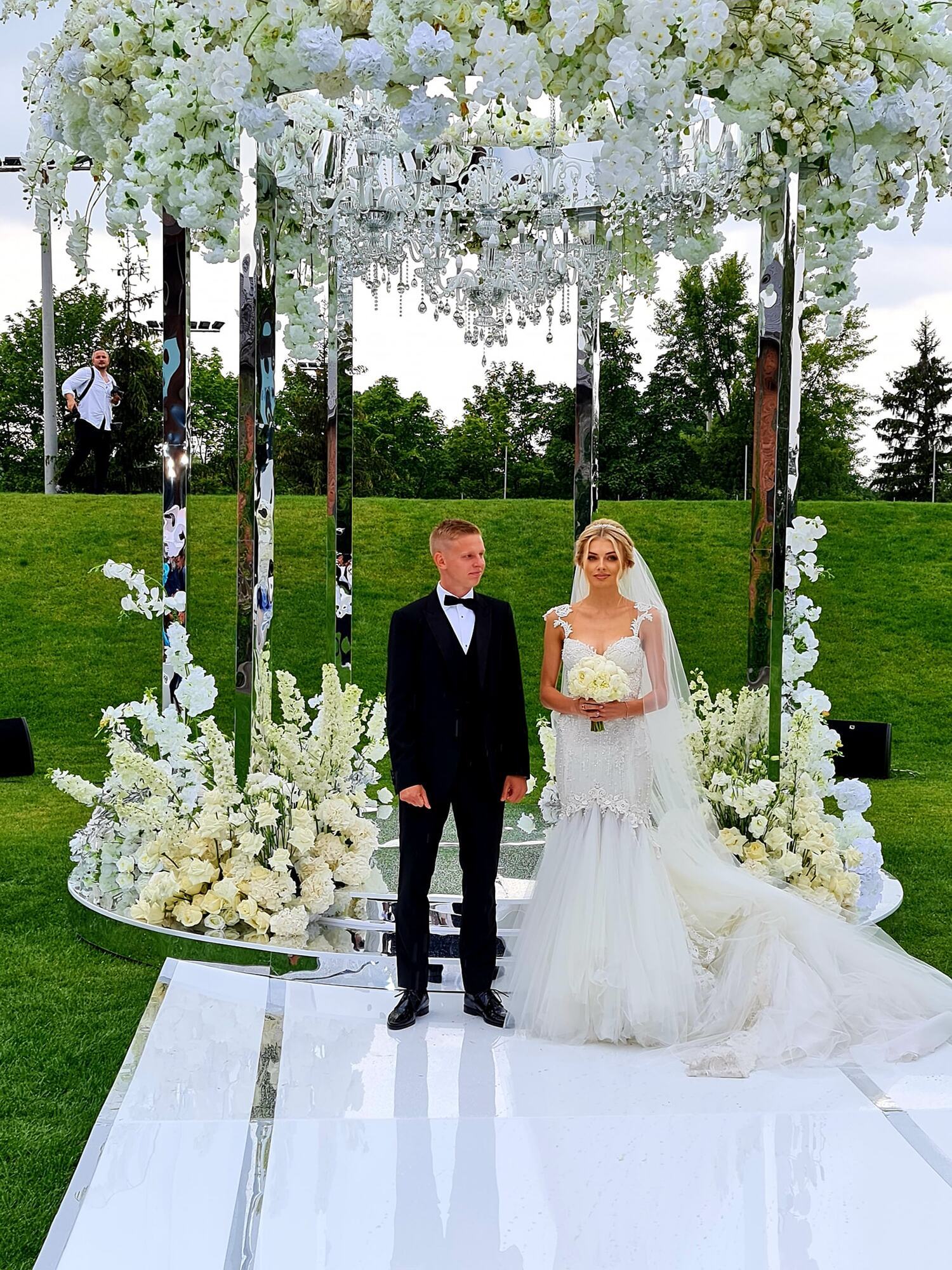 Олександр Зінченко одружився із Владою Седан.