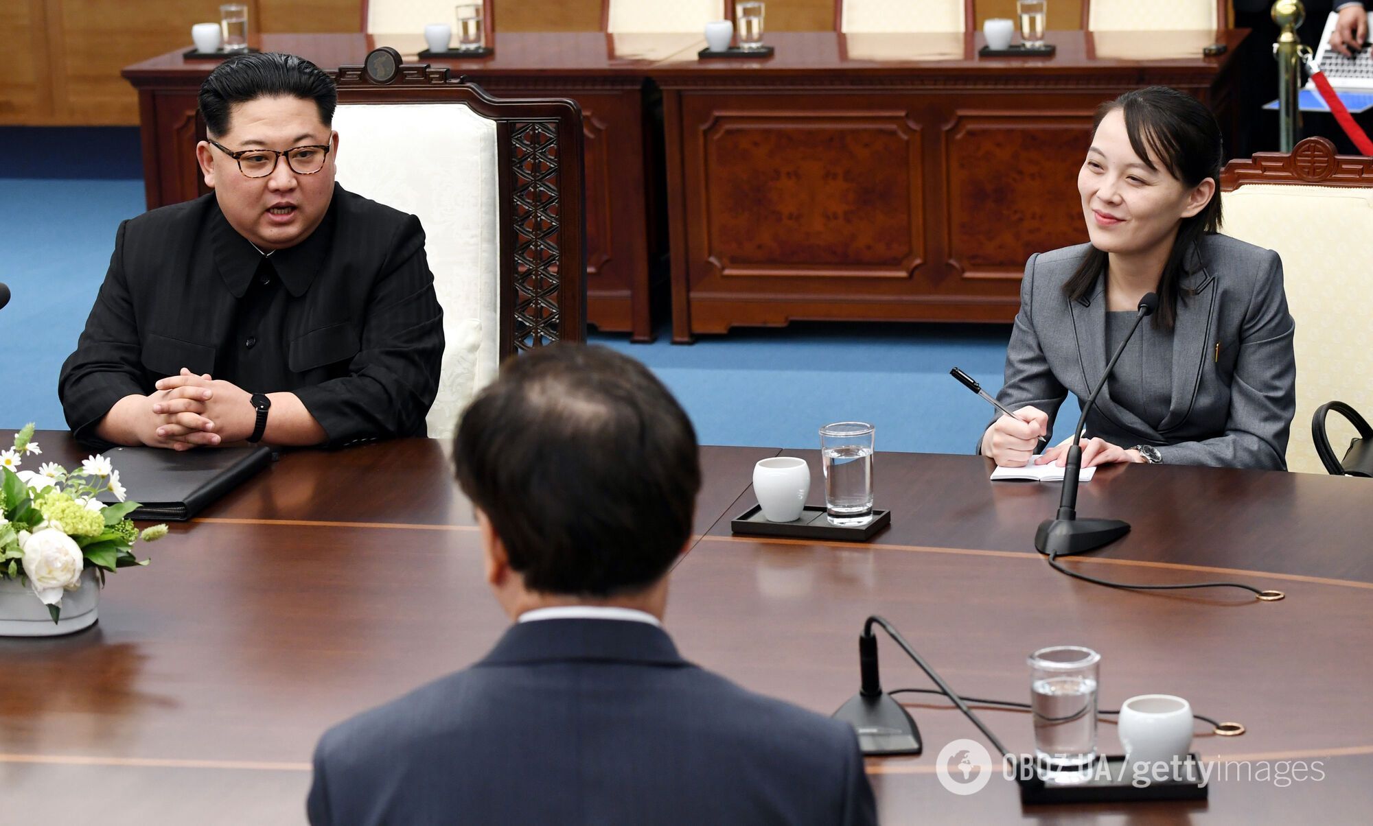 Ким Чен Ын и Ким Е Чжон на межкорейском саммите в Доме мира 27 апреля 2018 года в Пханмунджоме, Южная Корея