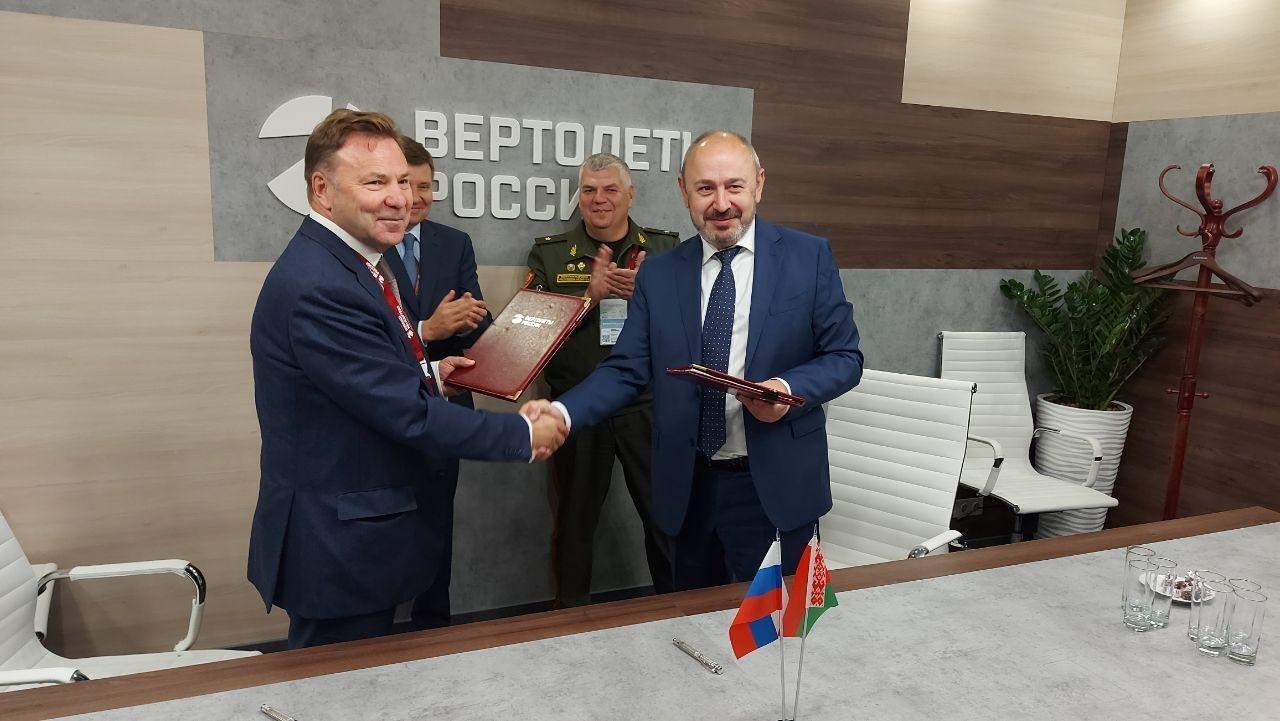 Білорусь підписала контракти з РФ про закупівлю озброєння