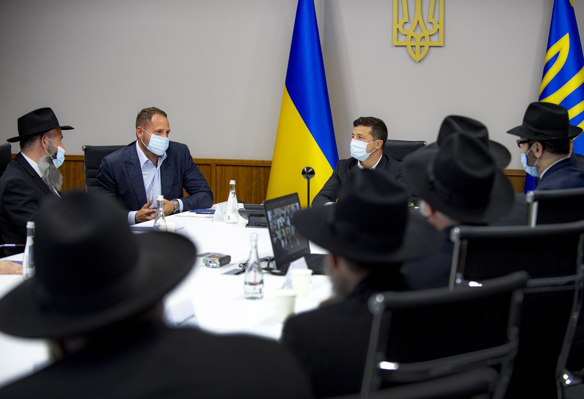 Украина ограничит въезд для паломников