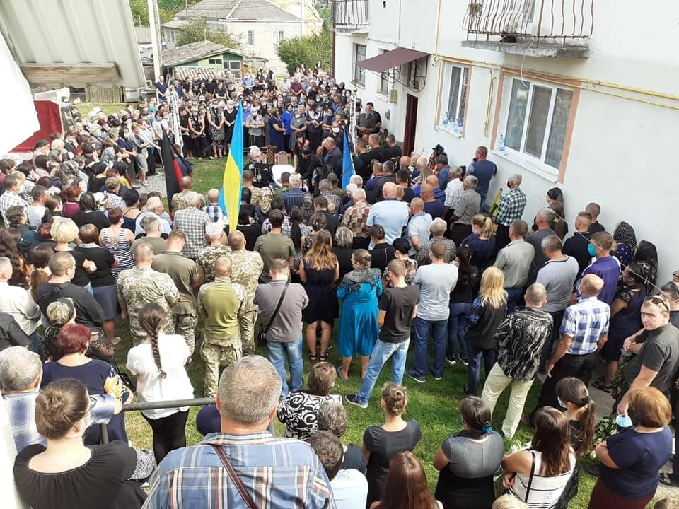 На Тернопільщині поховали загиблого офіцера ЗСУ