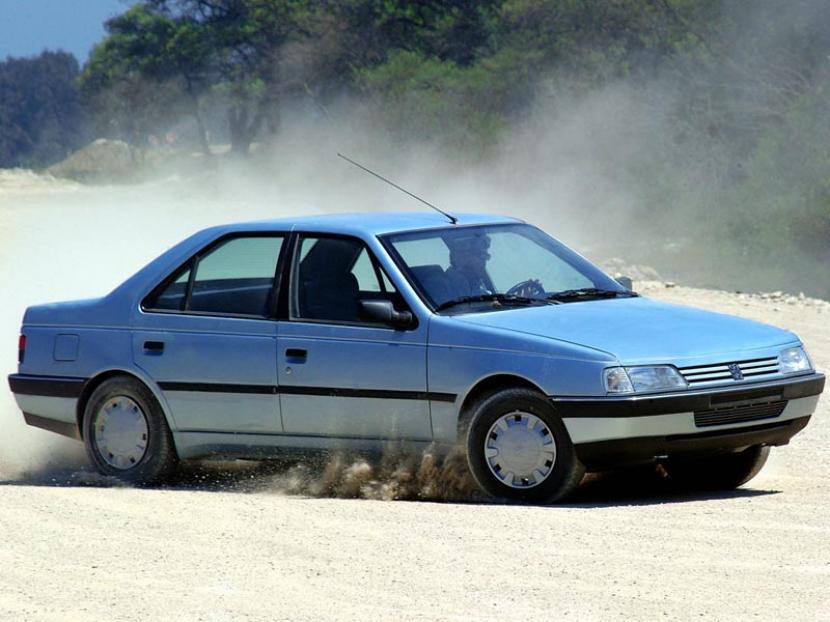 Оригінальний Peugeot 405.