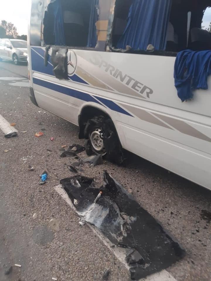 Автобус, на который напали под Харьковом.