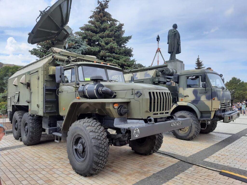 Новости Крымнаша. Уберите танки от наших домов!