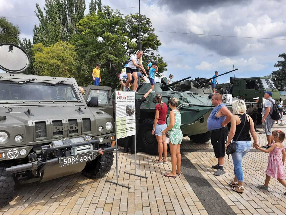 Новости Крымнаша. Уберите танки от наших домов!