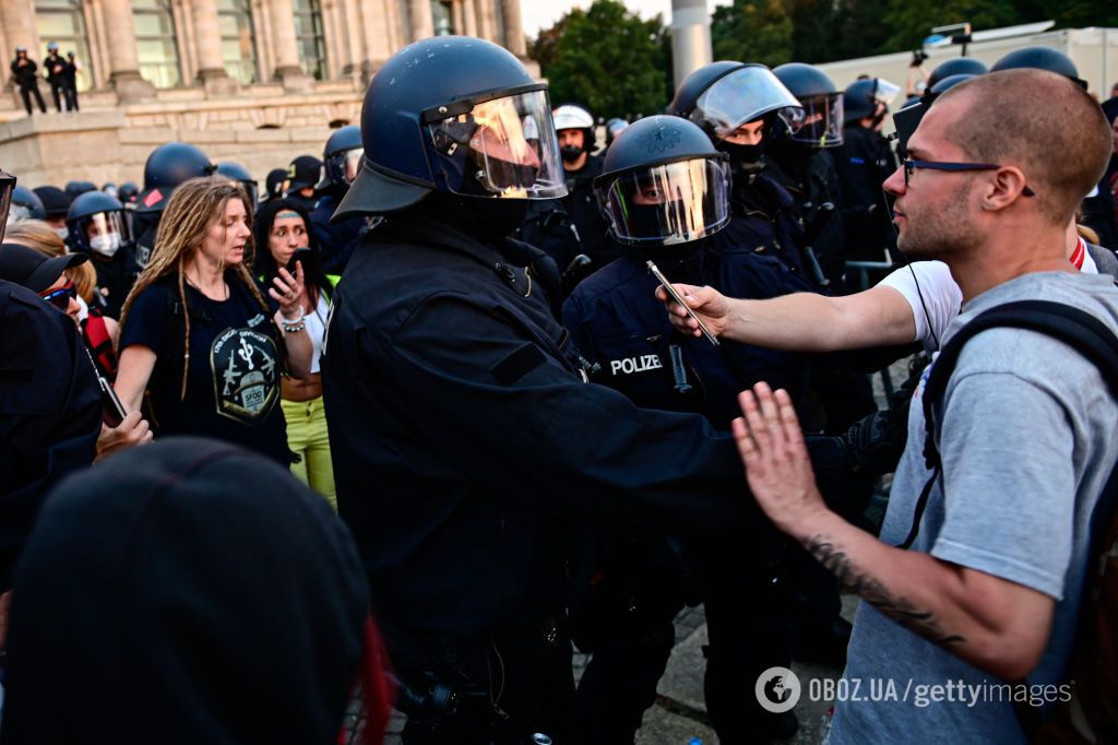 На протестах в Берлине задержали около 300 человек