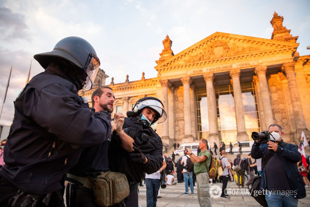 На протестах в Берліні затримали близько 300 осіб