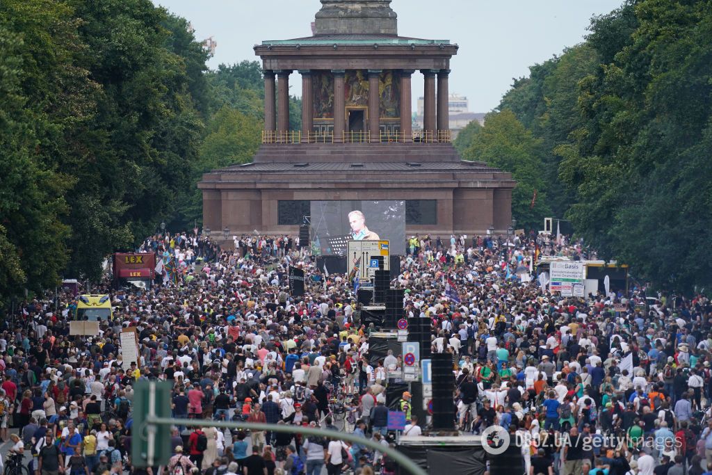 В Берлине около 38 тысяч человек вышли на протесты