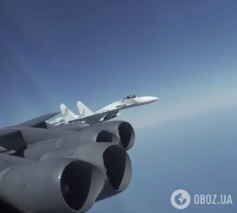 Истребитель Су-27 ВКС РФ совершил перехват бомбардировщика ВВС США над Черным морем
