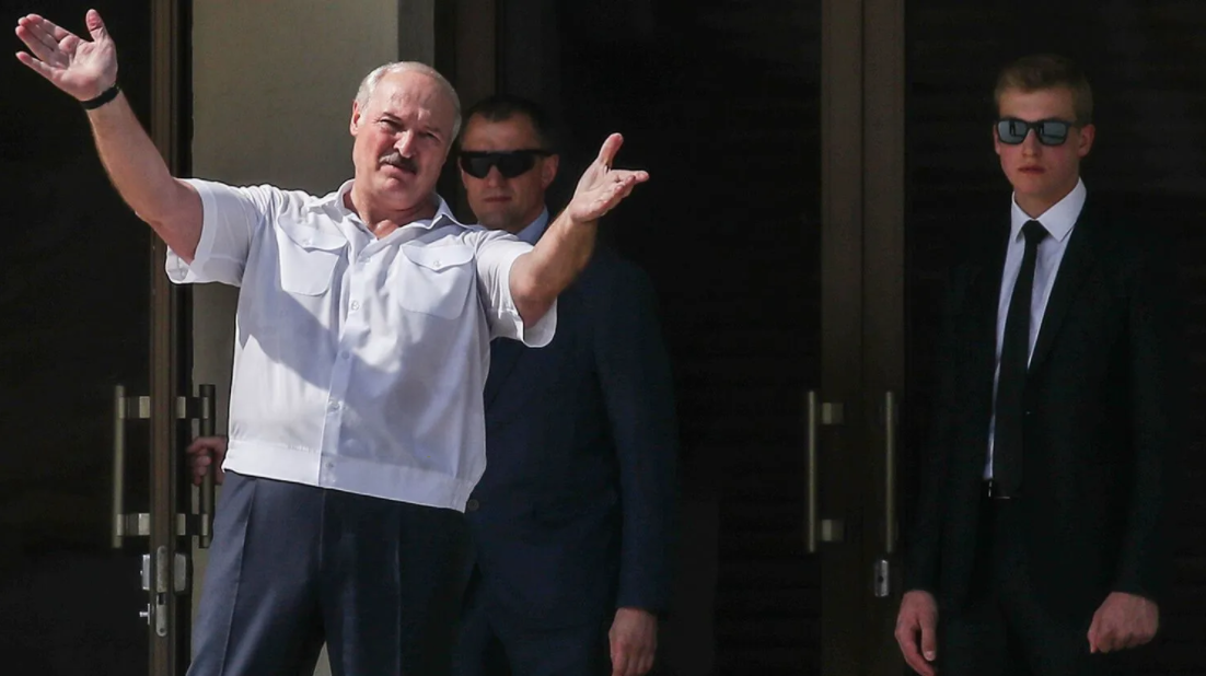 Сын Лукашенко появился на митинге в Минске