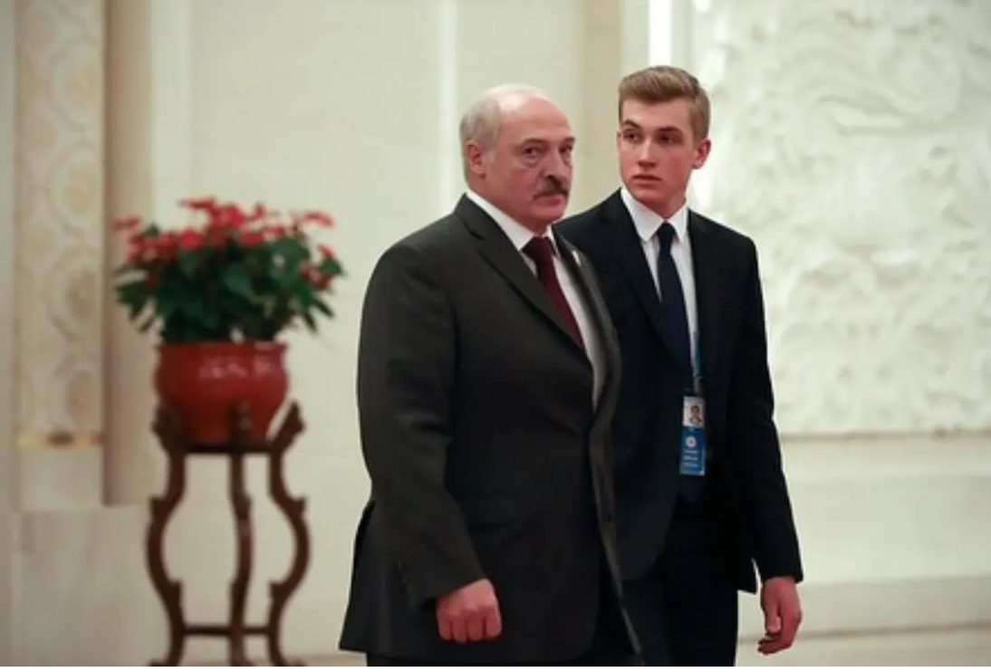 Коля Лукашенко з батьком
