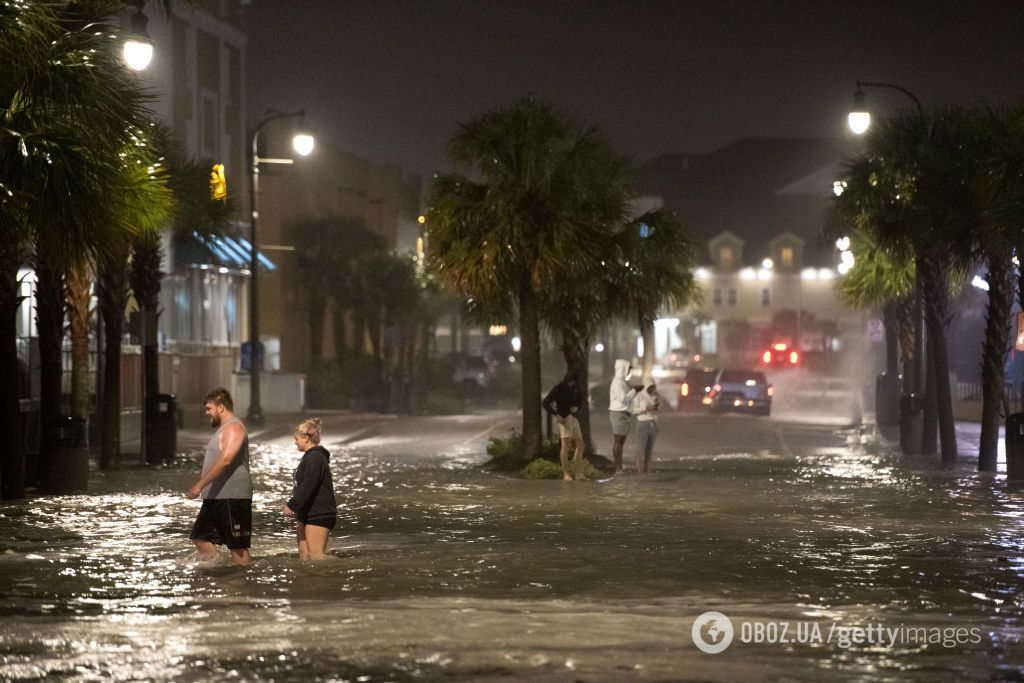 Улицы затопило после урагана
