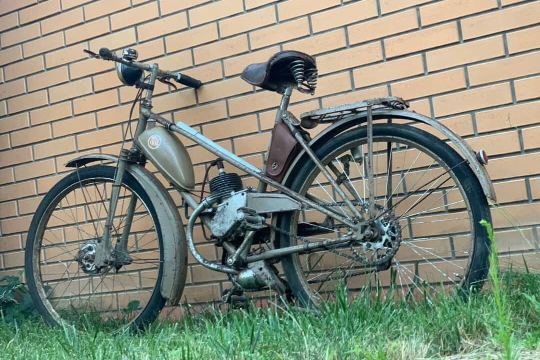 Ранний экземпляр мотовелосипеда ЛВЗ В-902. Фото: