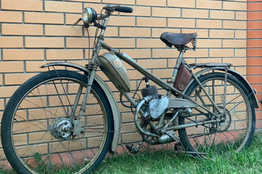 Ранний экземпляр мотовелосипеда ЛВЗ В-902. Фото: