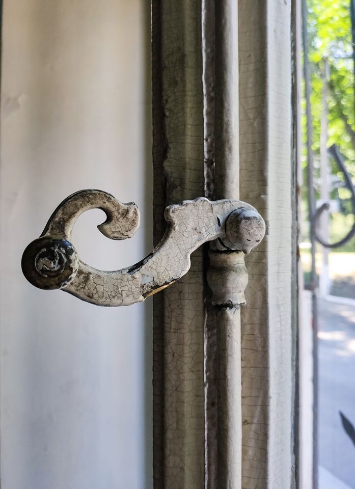 Металлические элементы в одном из помещений "Охматдета"