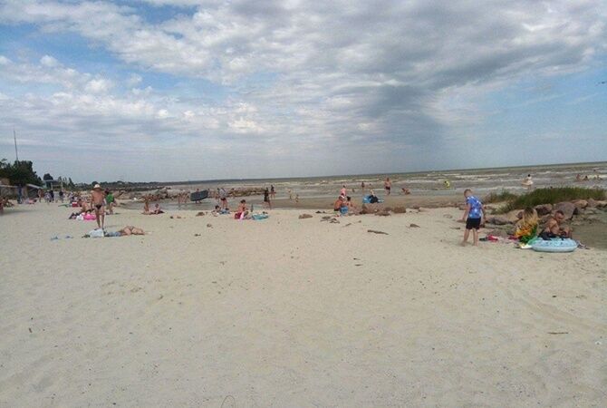 Пляж на Азовському морі в "ДНР" (Седове)