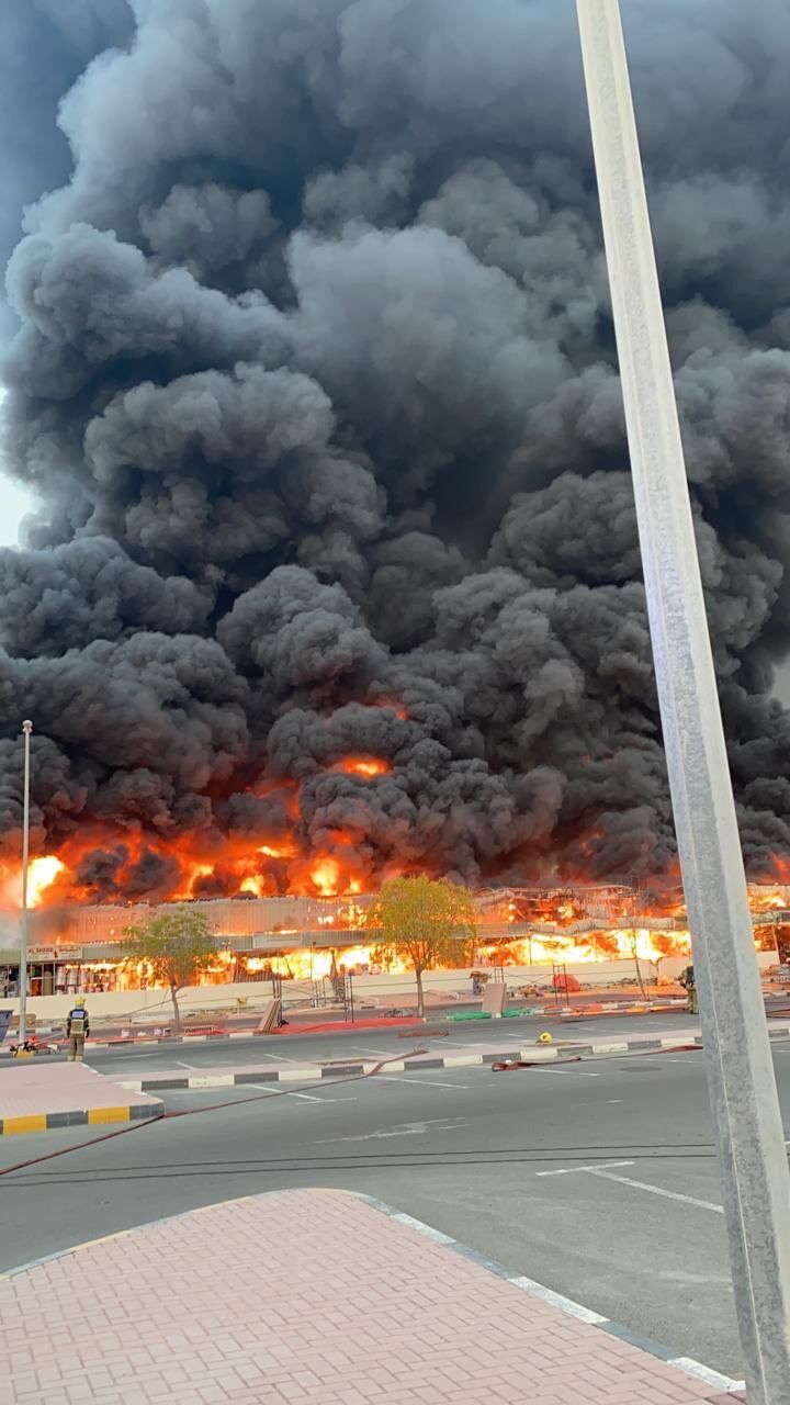 Пожар вспыхнул на рынке в Аджамане.