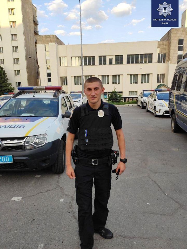 Правоохоронець, який врятував дівчину від самогубства у Києві