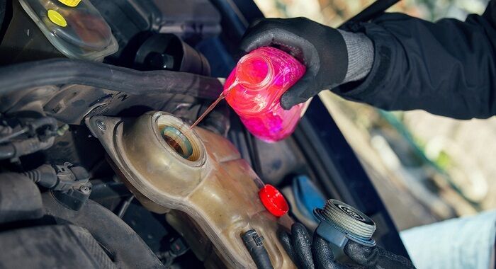 Качественный антифриз не горит и закипает только при высоких температурах.