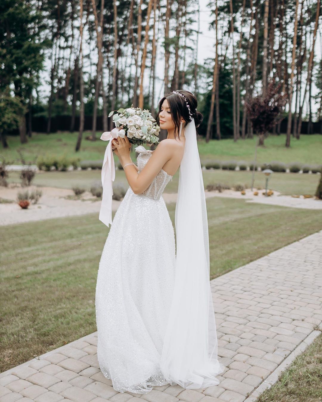 Мария Русина в свадебном платье