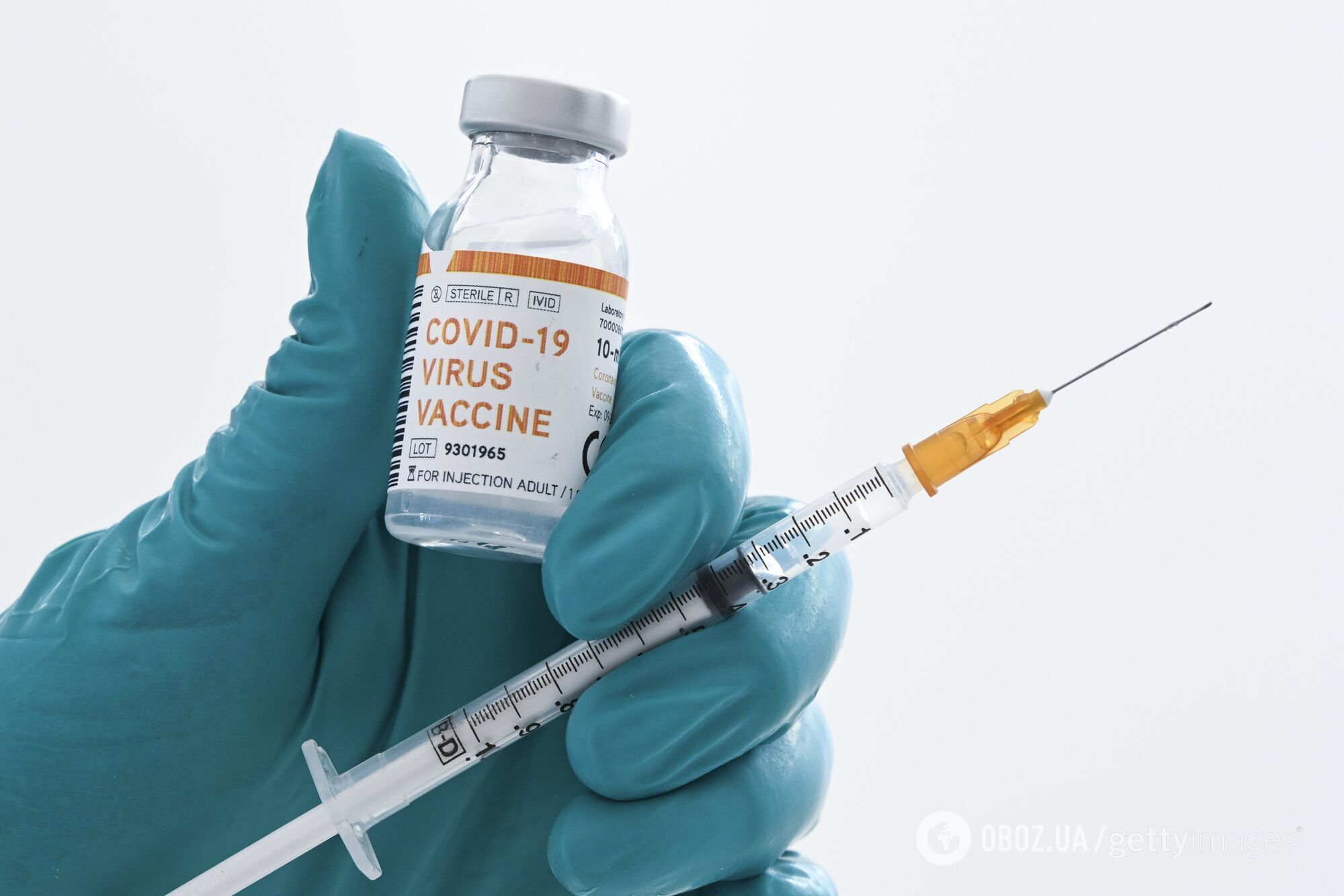 Насамперед вакцинувати від COVID-19 в Україні будуть людей із професійної групи ризику