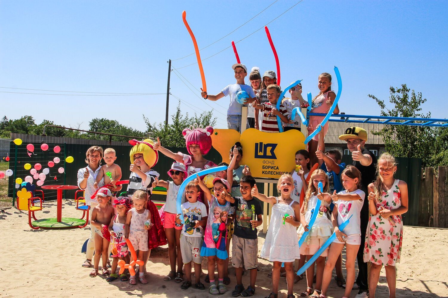 Фонд Бориса Колеснікова встановить 100 дитячих майданчиків у Донецькій області