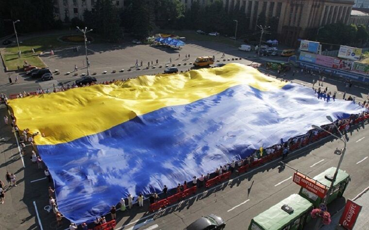 Самый большой флаг Украины в Днепре, 2016 год