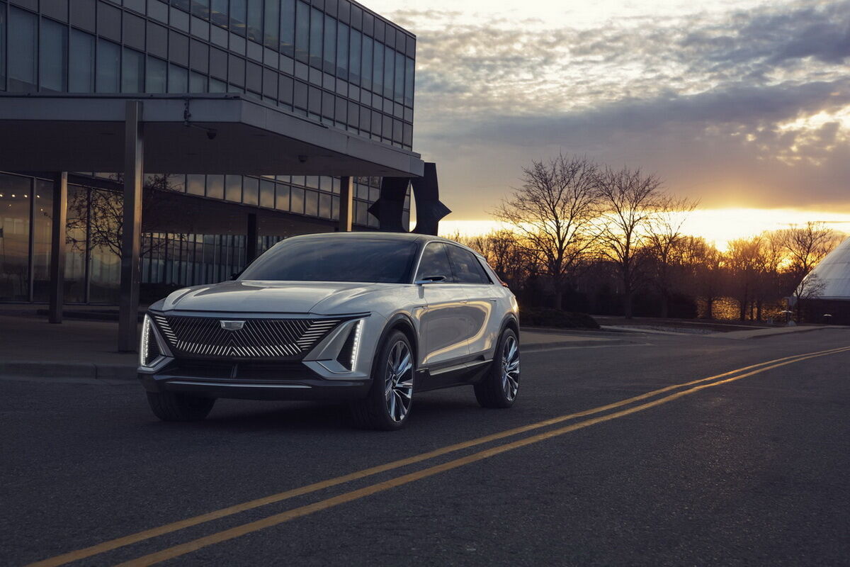 Прототип электрического кроссовера Cadillac Lyriq. Фото: