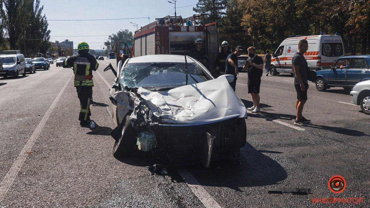 Авто Hyundai вылетело на встречную полосу