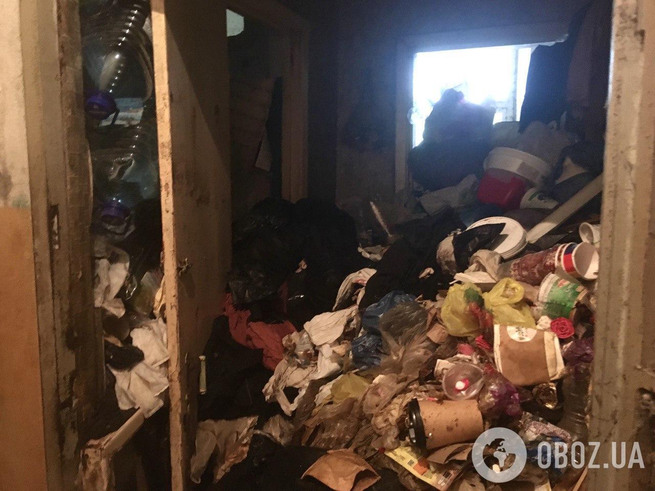В Днепре женщина превратила свою квартиру в свалку