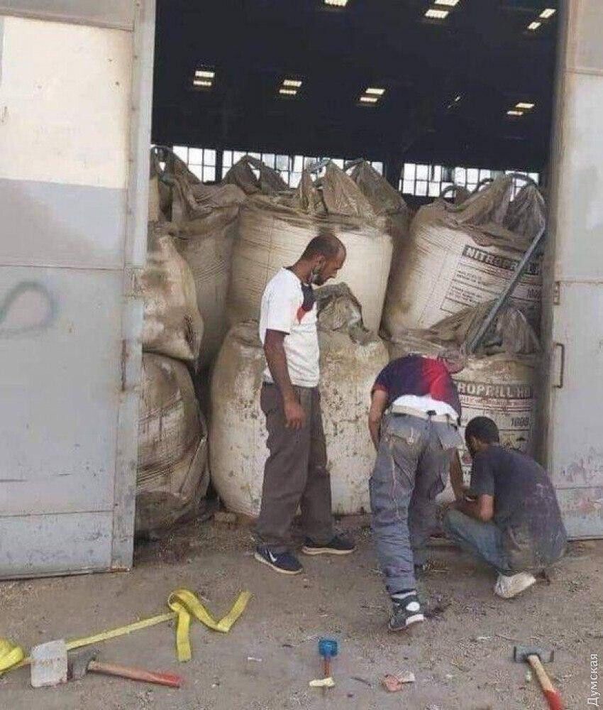 Вантаж в Бейруті, який згодом вибухнув