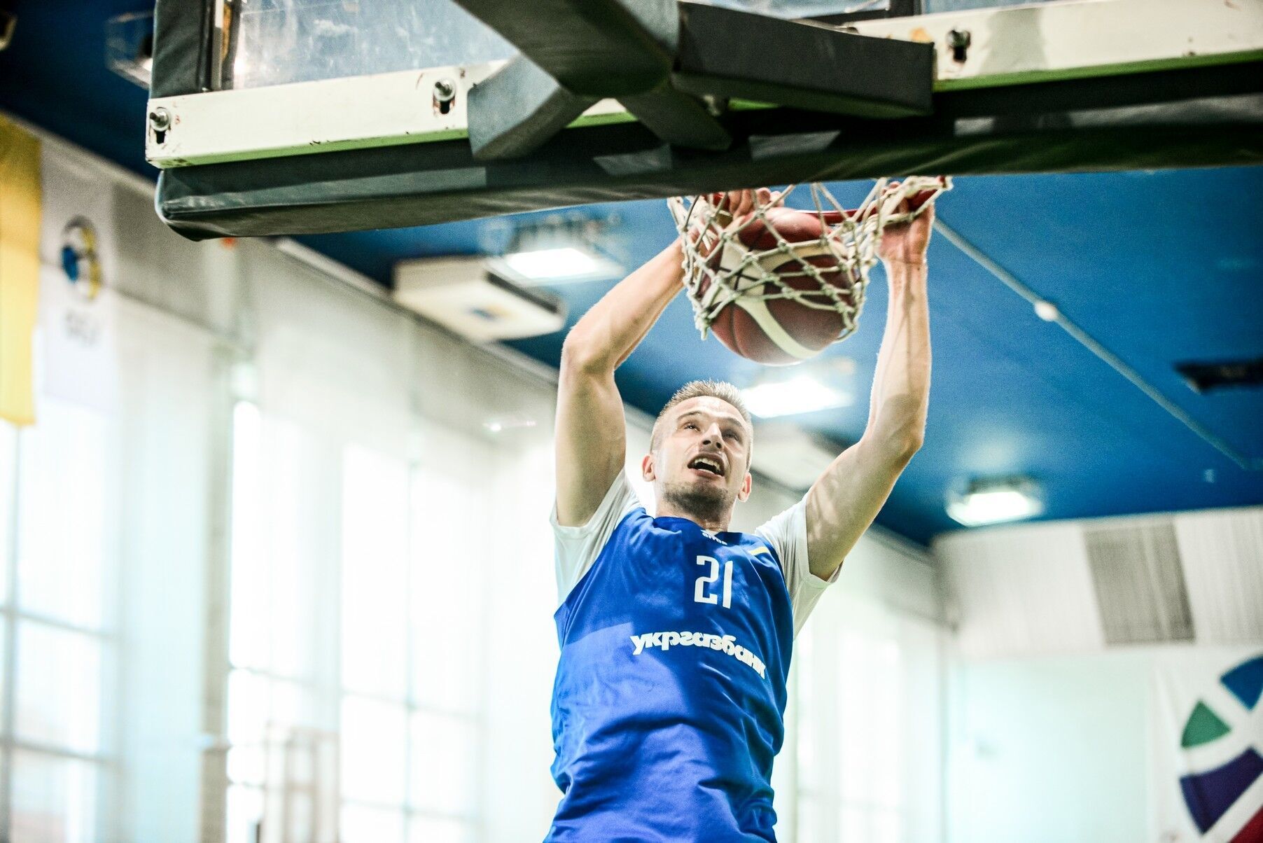 Мужская сборная Украины по баскетболу провела открытую тренировку в киевском Дворце спорта