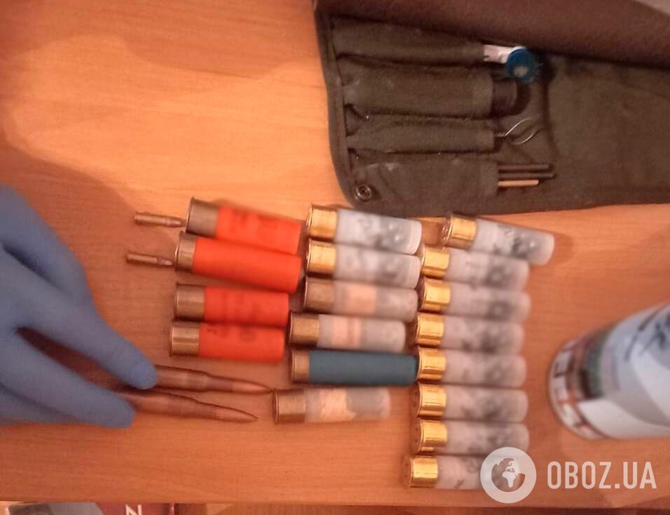 На Кіровоградщині затримали двох вимагачів із значним арсеналом