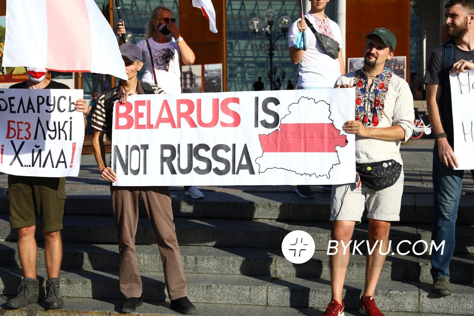У Києві влаштували акцію на підтримку білорусів в день виборів
