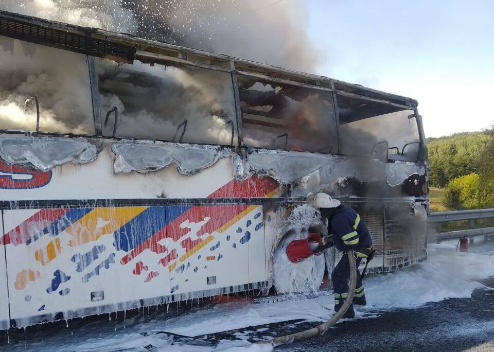 На момент загоряння в автобусі було 20 пасажирів.