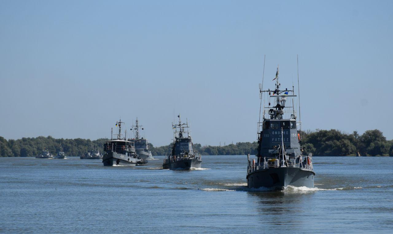 Учения флотов Украины и Румынии на реке Дунай.