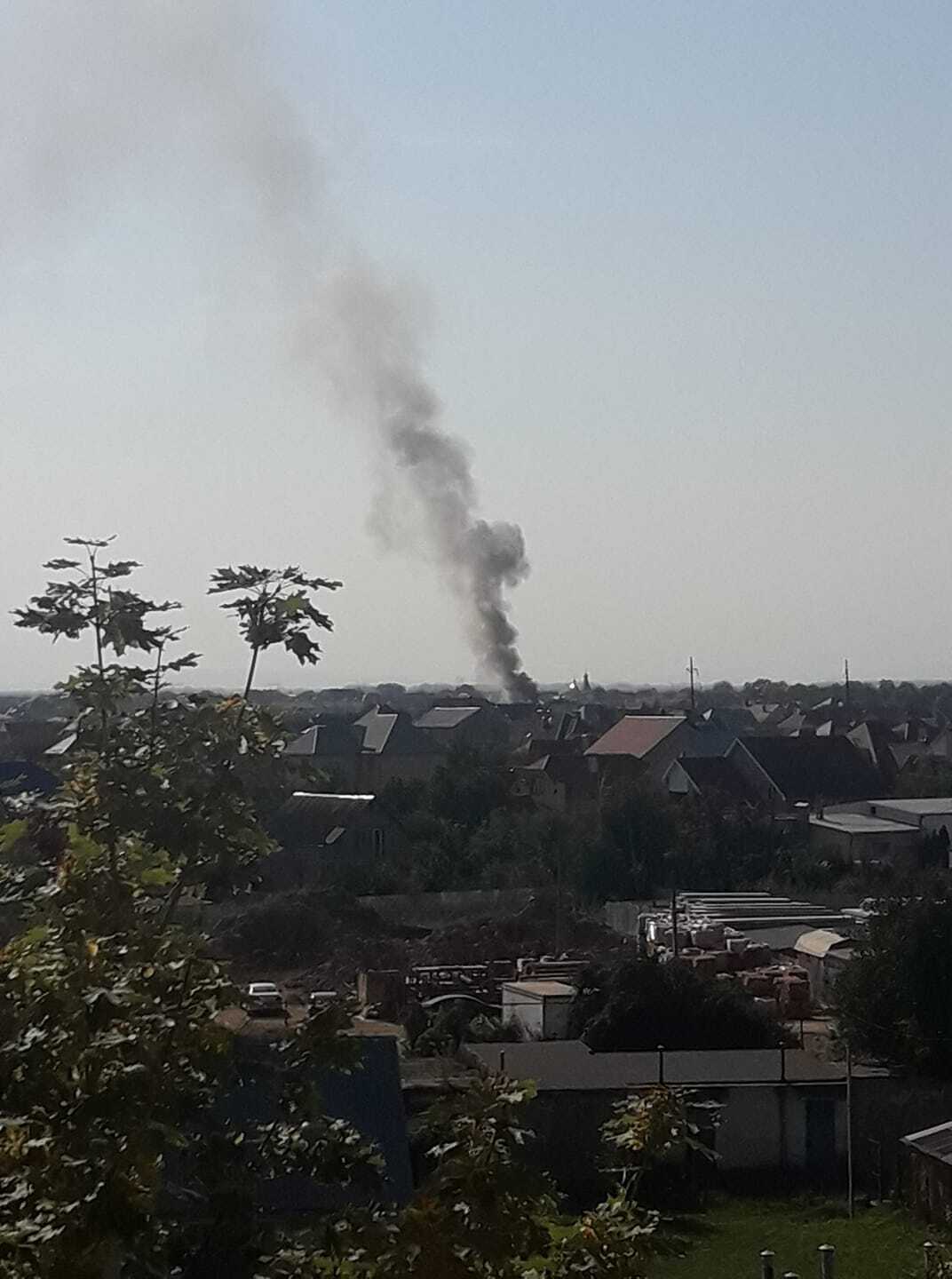 Дым пожара был виден из разных частей Ужгорода.