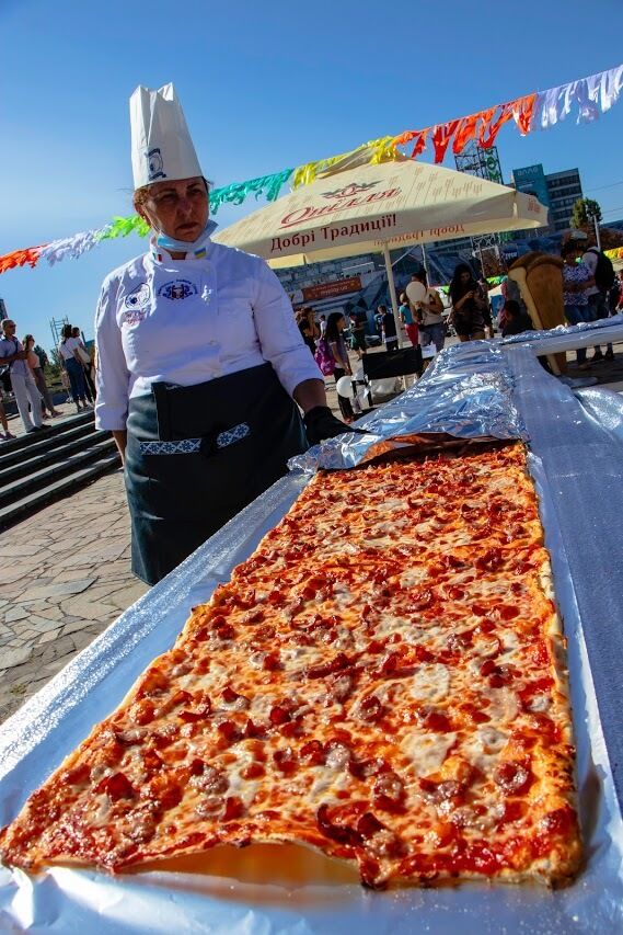 У Дніпрі встановили рекорд із випікання піцци