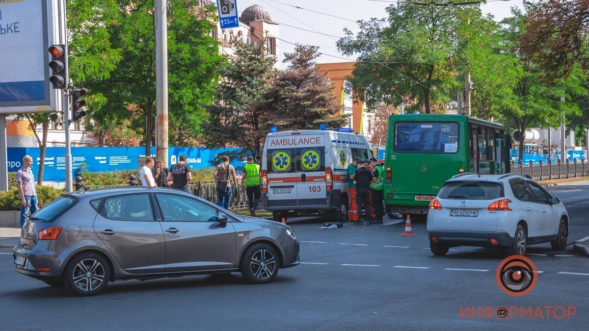 В Днепре автобус переехал женщину-пешехода.