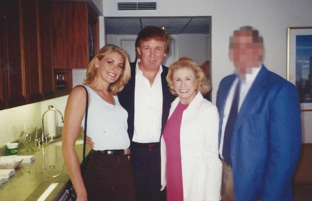 Эми Доррис (на фото слева) и Дональд Трамп. theguardian.com