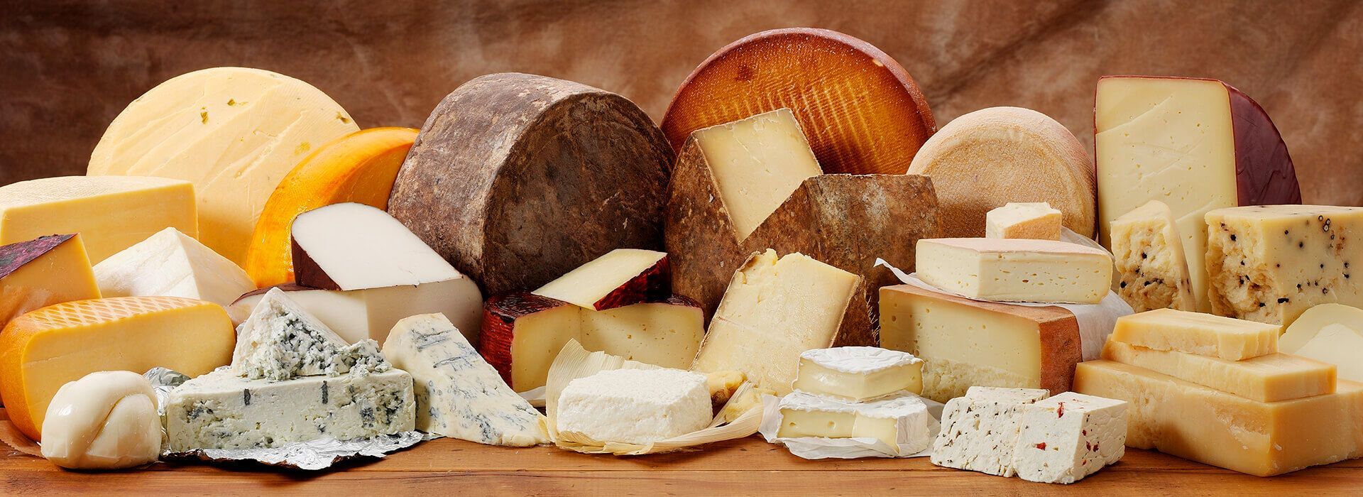 Чем тверже сыр, тем больше в нем белка.