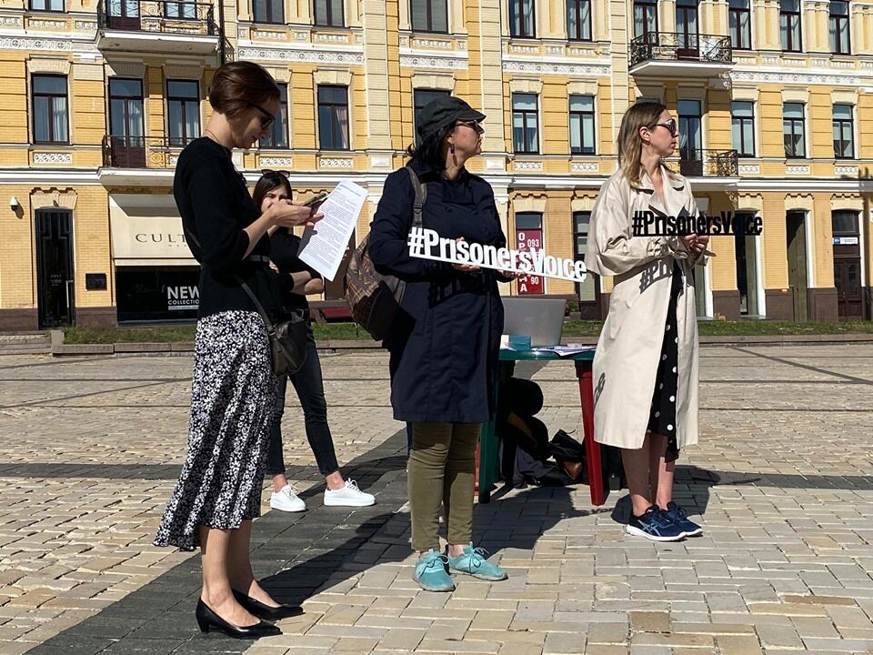 Листи з решітки: в Києві проходила акція на підтримку в'язнів Кремля – фото