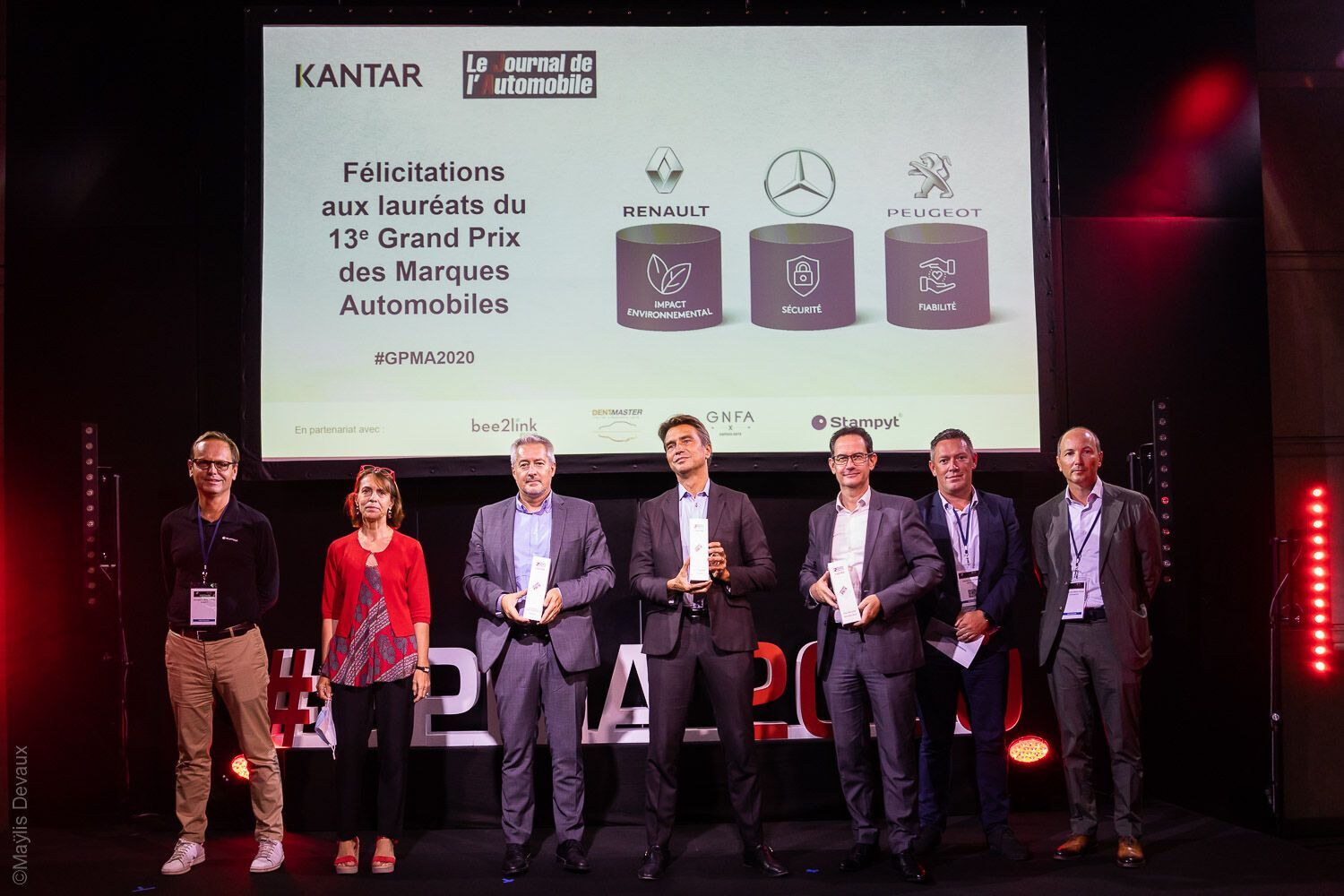 Peugeot отримала нагороду за надійність, Mercedes-Benz – за безпеку, а приз за відповідальне ставлення до навколишнього середовища дістався Renault. фото: