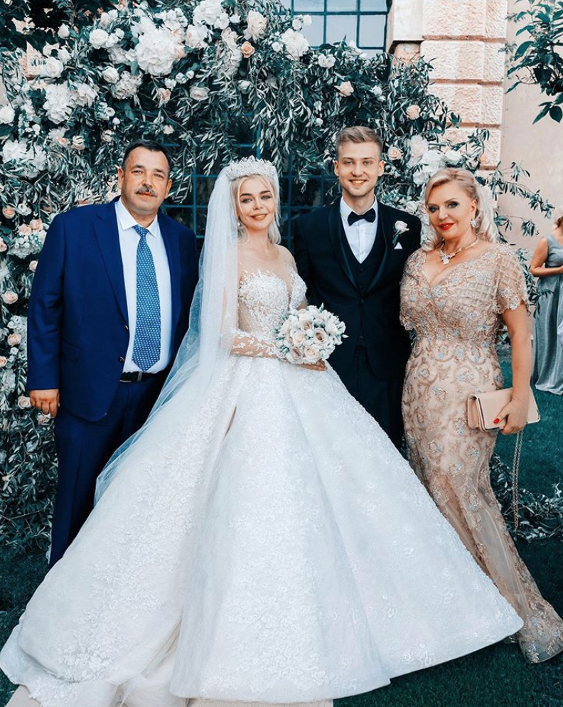 Снимок со свадьбы Гросу и Комкова.