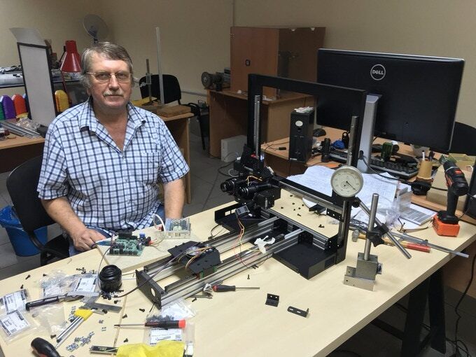 Леонид Назаренко из Вишневого вместе с сыном изготавливает высокоточные 3D-сканеры для ювелиров