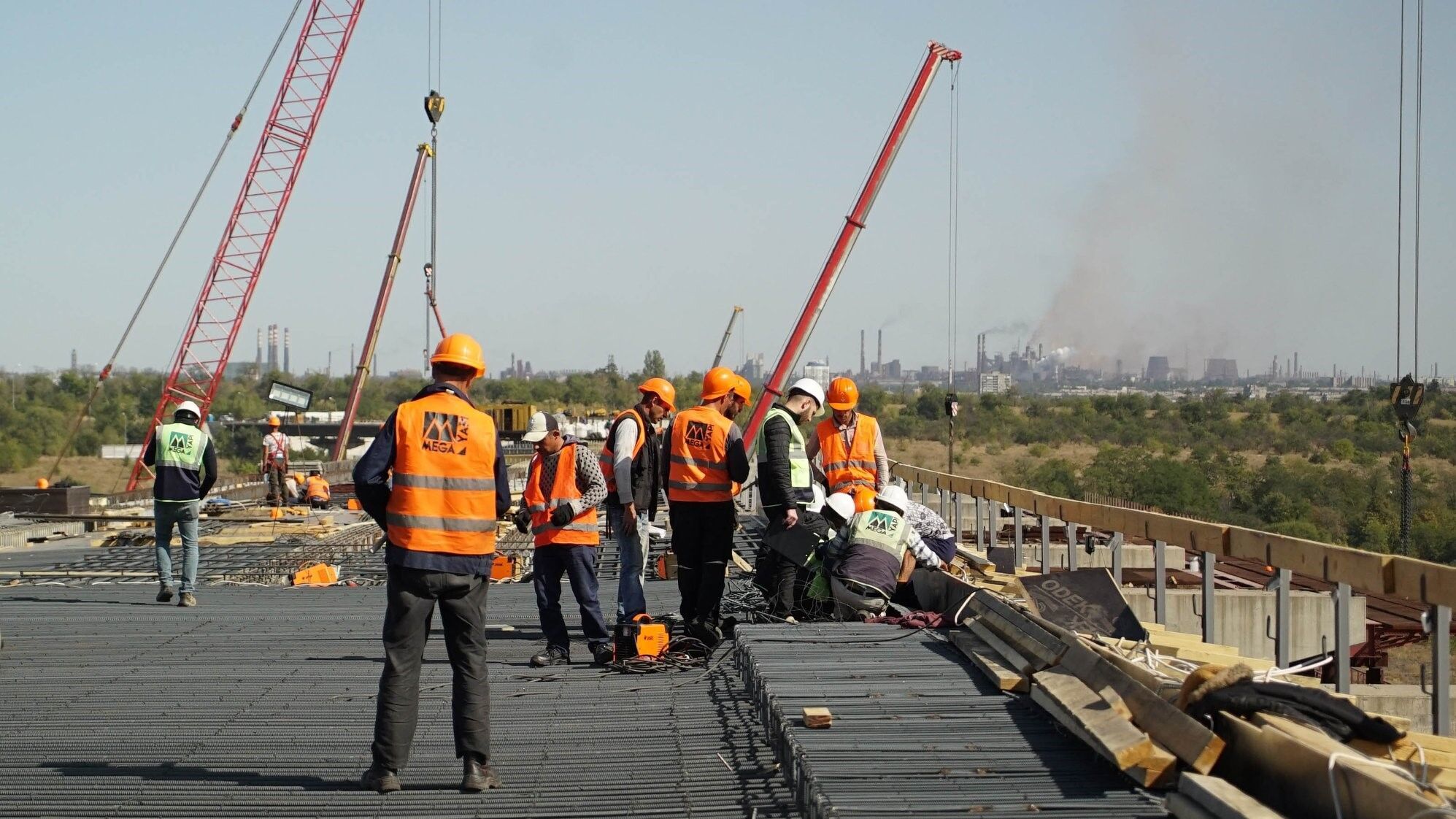 Будівництво мостів через Дніпро в Запоріжжі